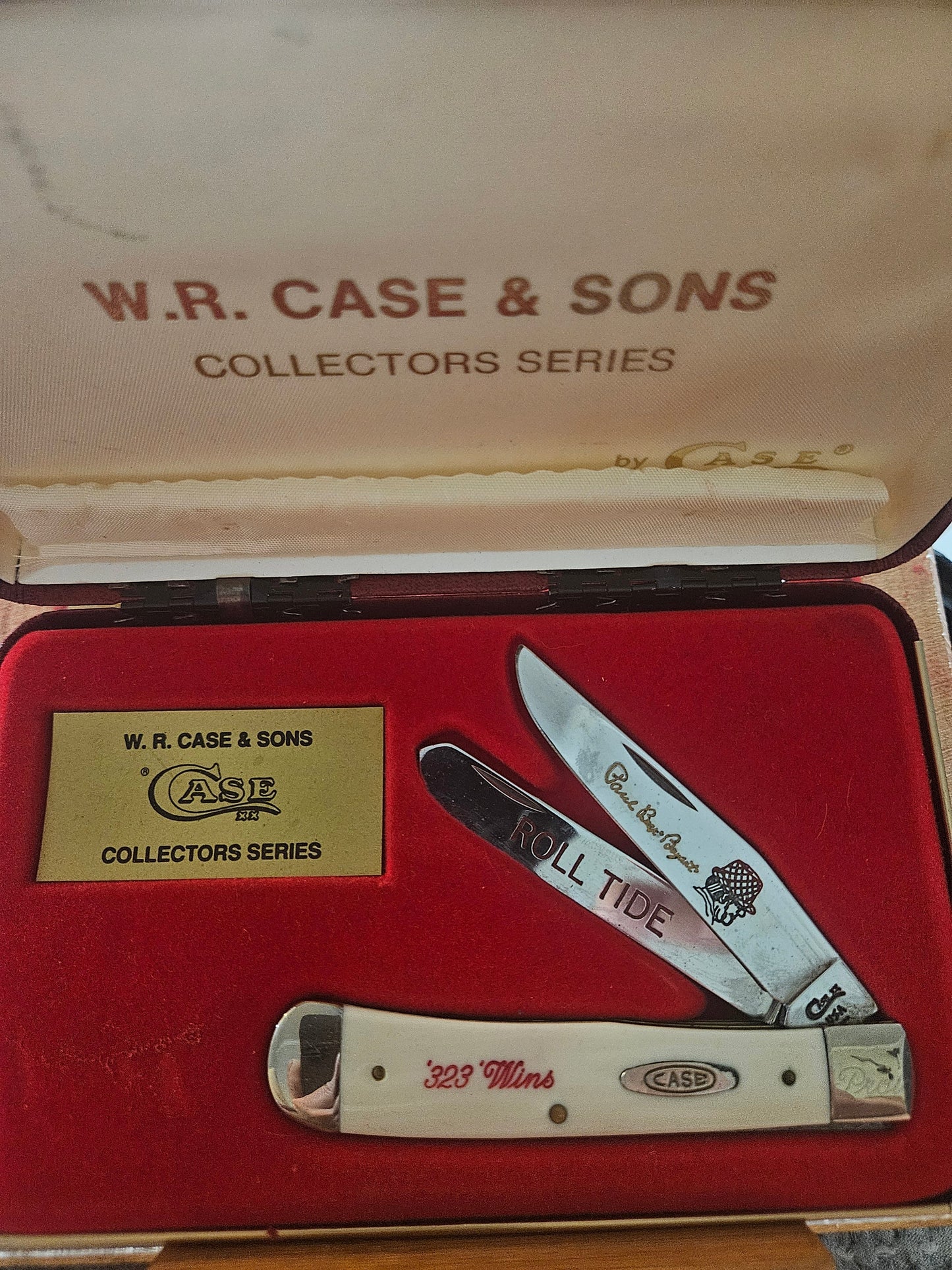 W.R. Case & Sons Bear Bryant "Roll Tide" 323 Wins Collectors Series Pocket Knife