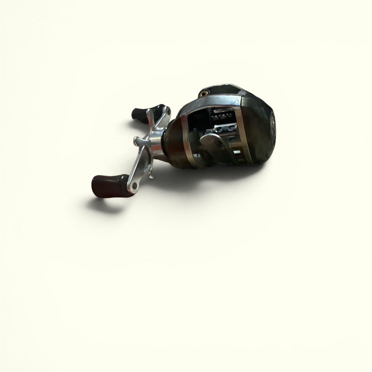 Pinnacle Inertia Baitcasting Reel – Gold/Black