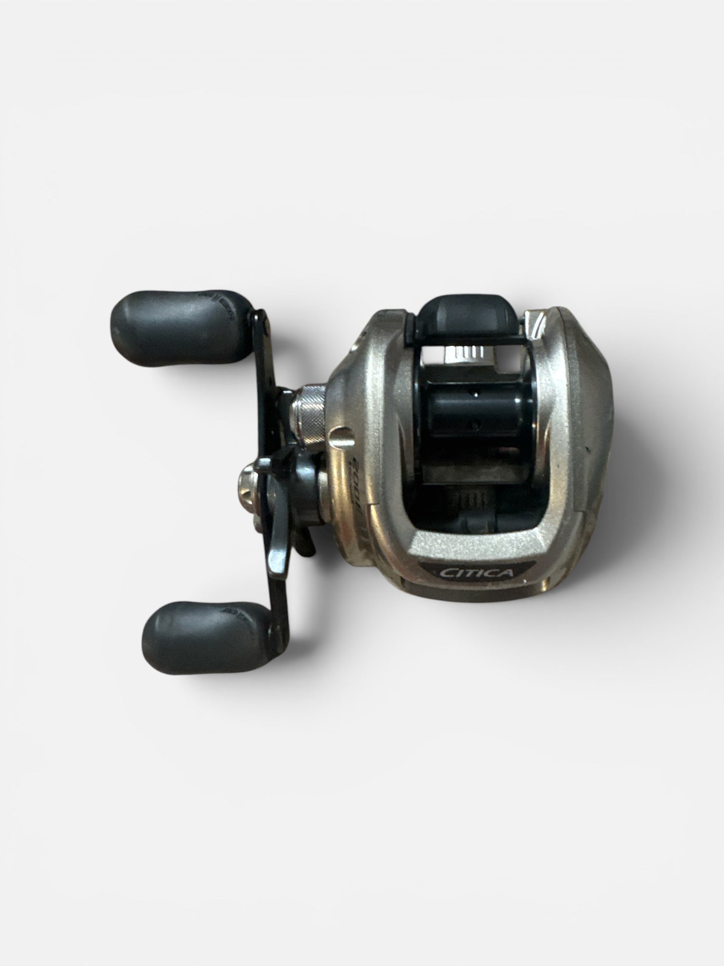 Shimano Citica Baitcasting Reel – Champagne Silver (Cosmetic Wear)
