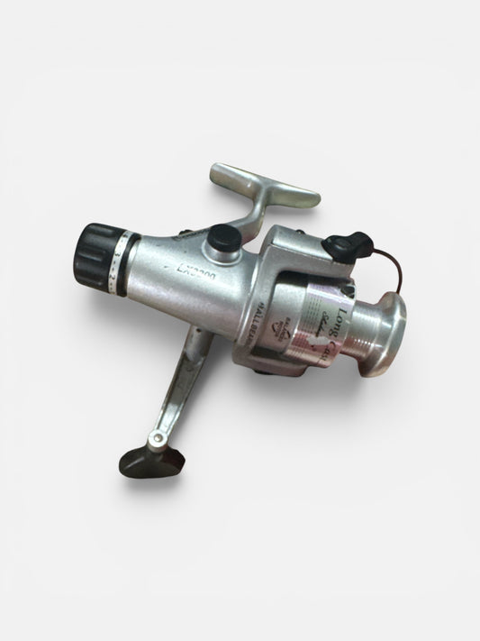 Shakespeare Long Cast Contender LX3200 Spinning Reel – Silver Ball Bearing