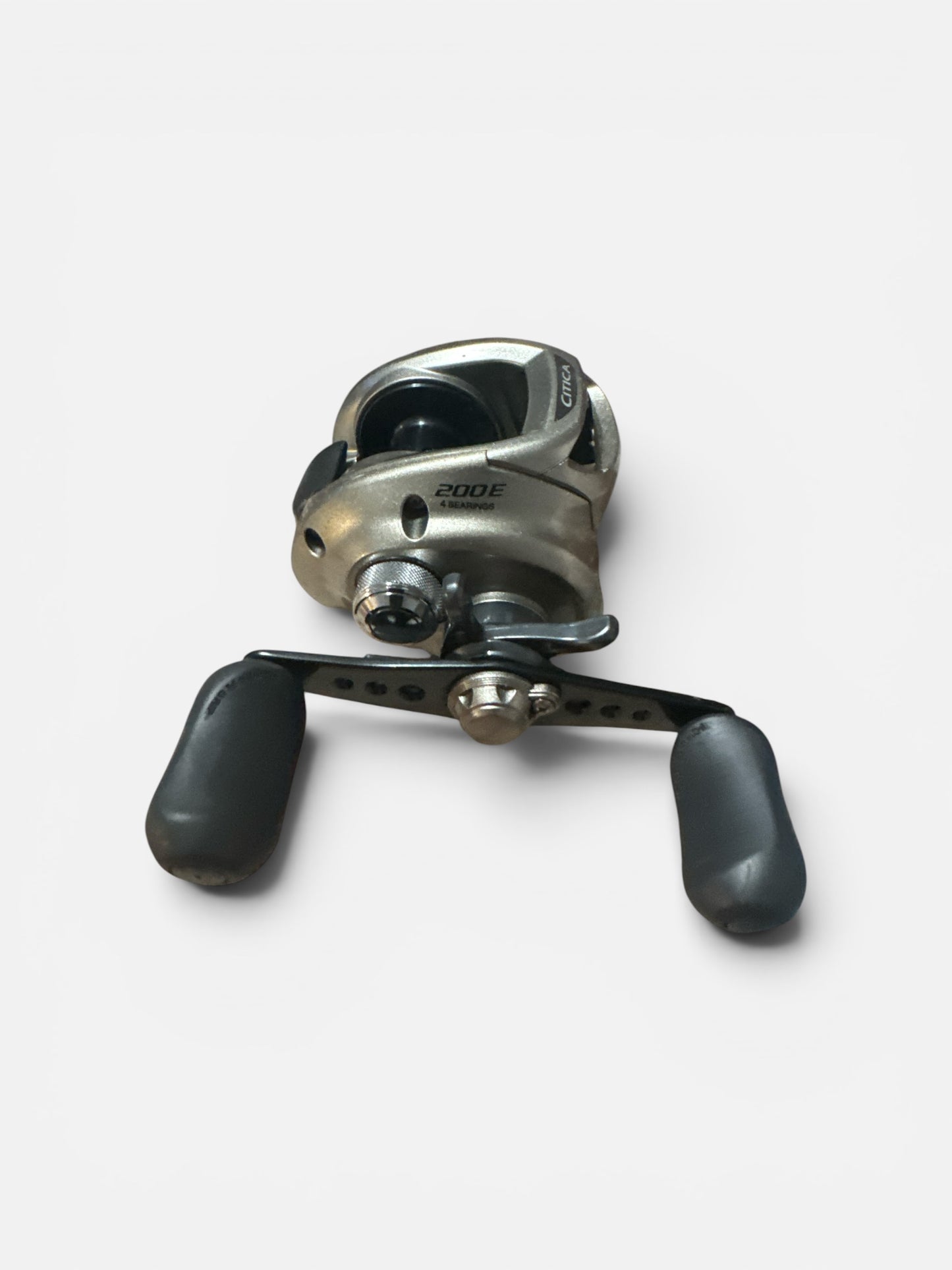 Shimano Citica Baitcasting Reel – Champagne Silver (Cosmetic Wear)