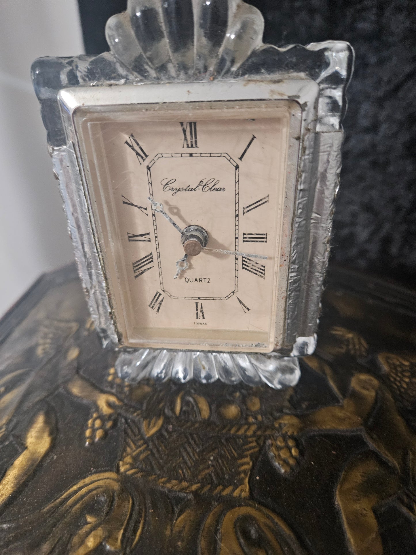 Vintage Crystal Clear Quartz Mantel Clock — Pressed Crystal Glass Frame | Roman Numerals | Desk Clock